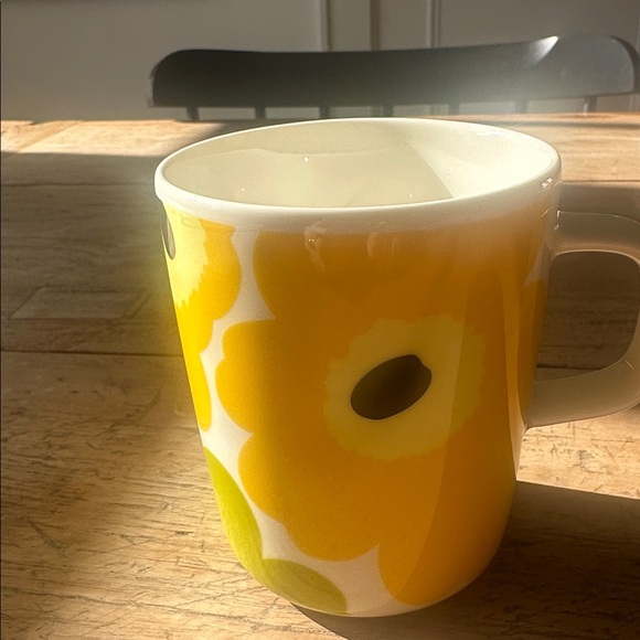 Marimekko Oiva Unikko Mug – Yellow Floral - Picture 2 of 6